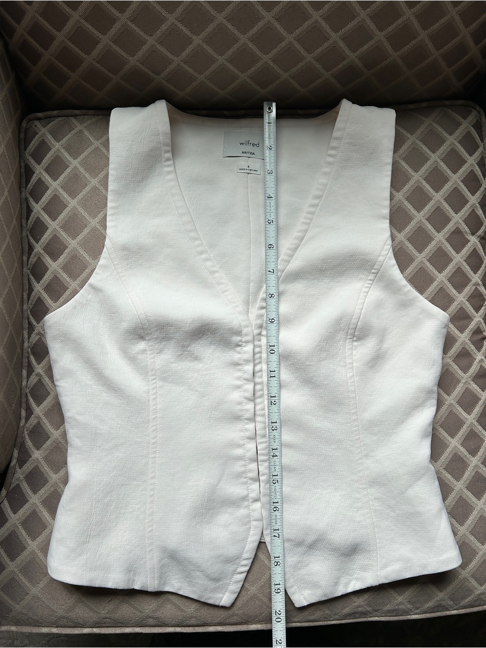Aritzia Wilfred Attire Crepette Vest Light Birch Sz 4 - Picture 8 of 9
